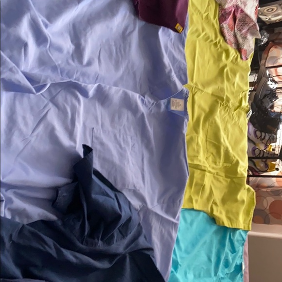 Scrub tops different colors - Picture 2 of 6